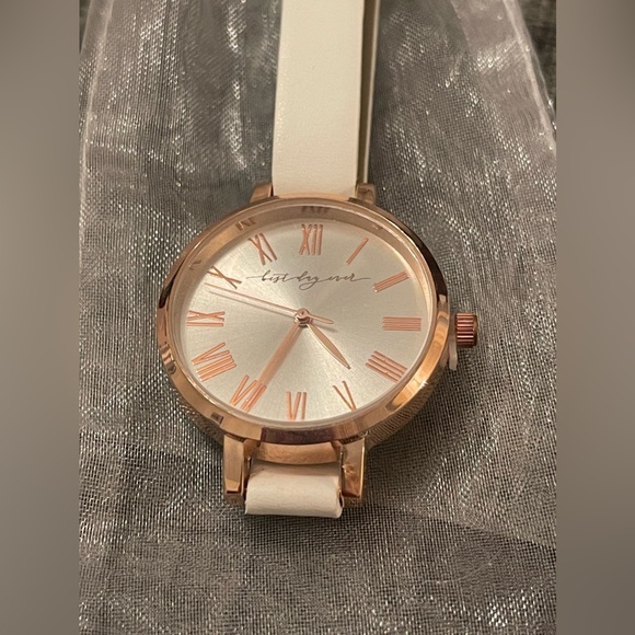 Bride Gift Set - Picture 11 of 12